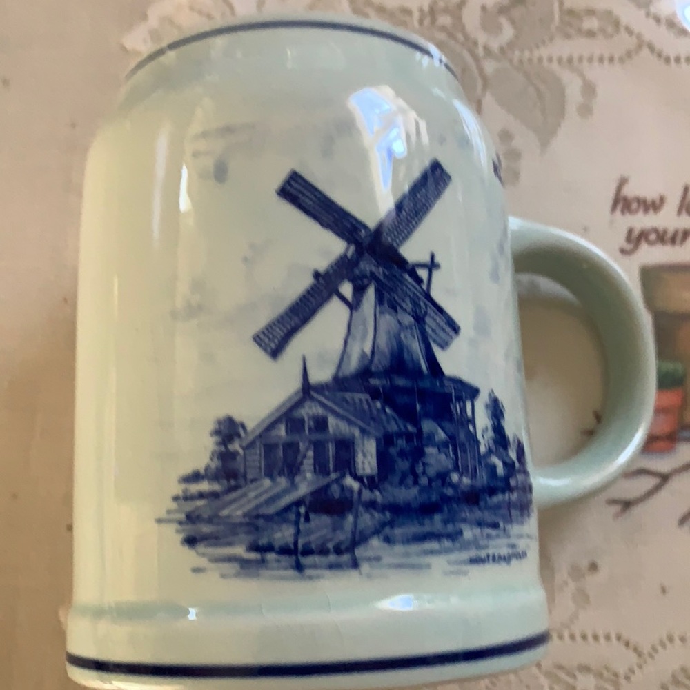 HOLLAND DELFT BLUE LARGE COFFEE CUP MUG WINDMILL SOUVENIR  “KLM” VINTAGE VTG